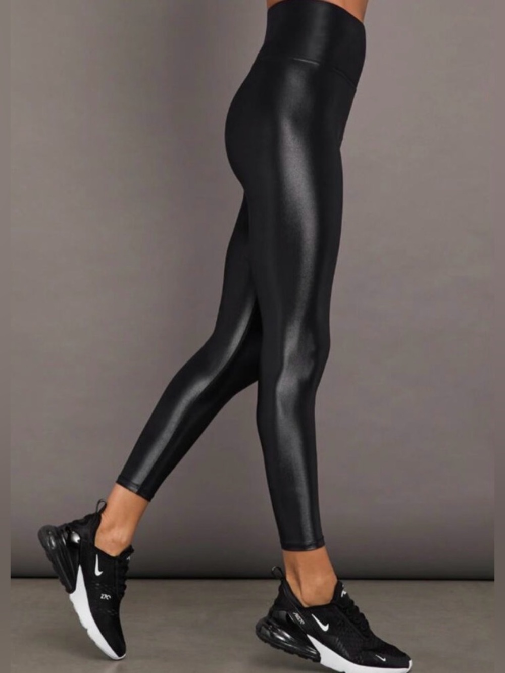 Carbon38 Black High-Waist Takara Shine
7/8 Leggings Size S